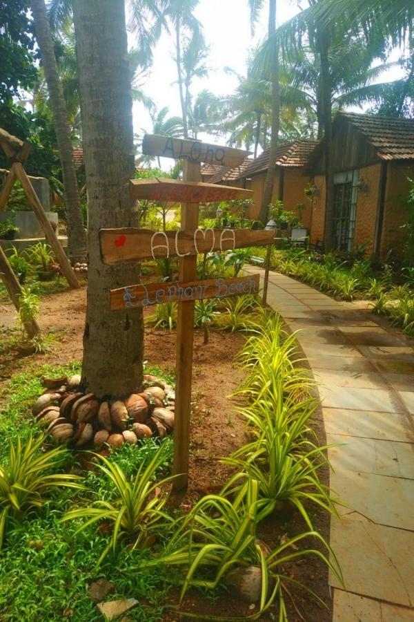 Hotel The Village *
